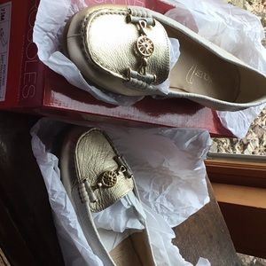 Brand New Aeresoles Nuwlywed